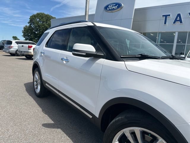 Used 2018 Ford Explorer Limited w/ Equipment Group 301A FWD image 7