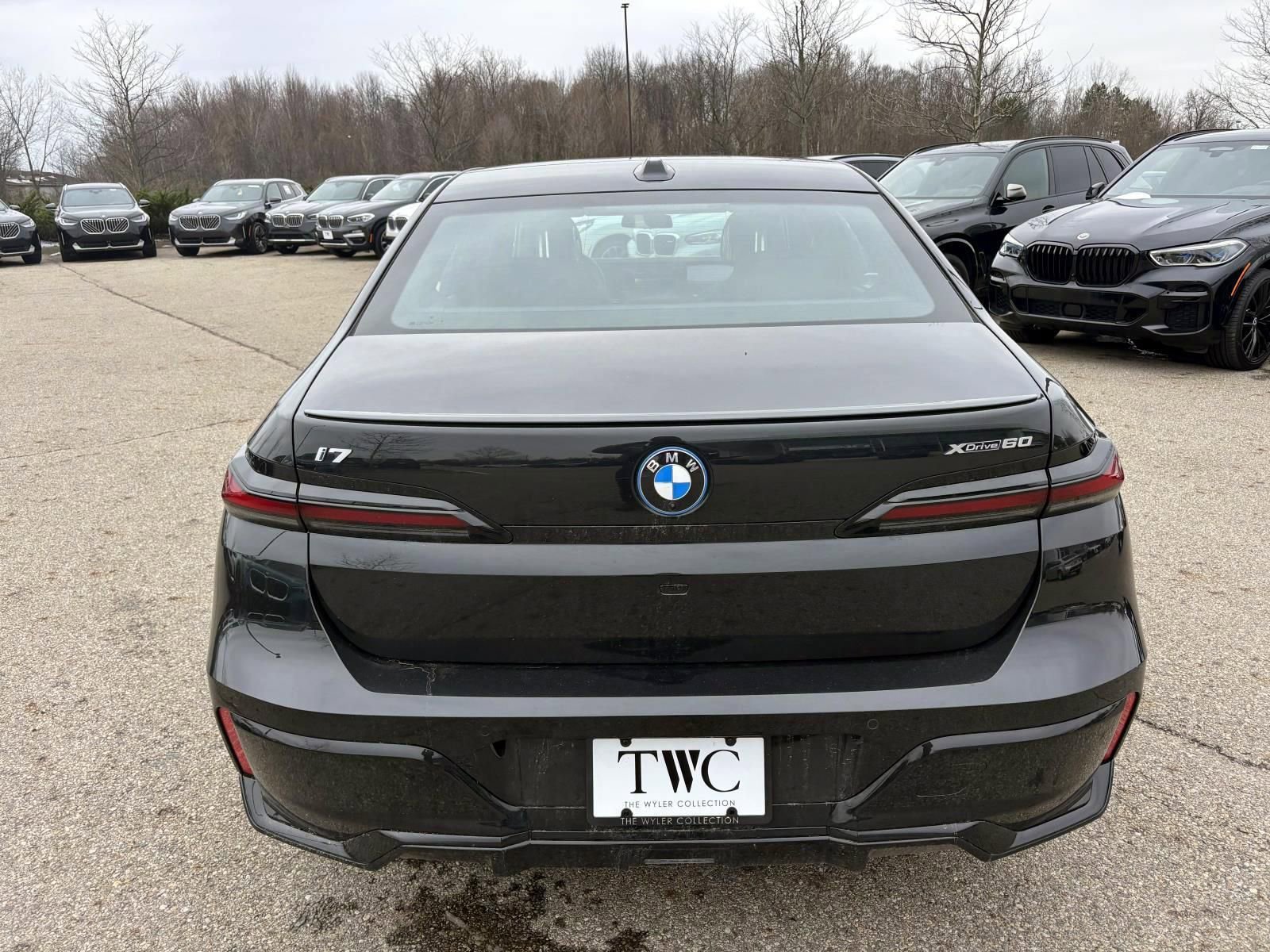 Used 2026 BMW i7 xDrive60 w/ Executive Package AWD/4WD image 6