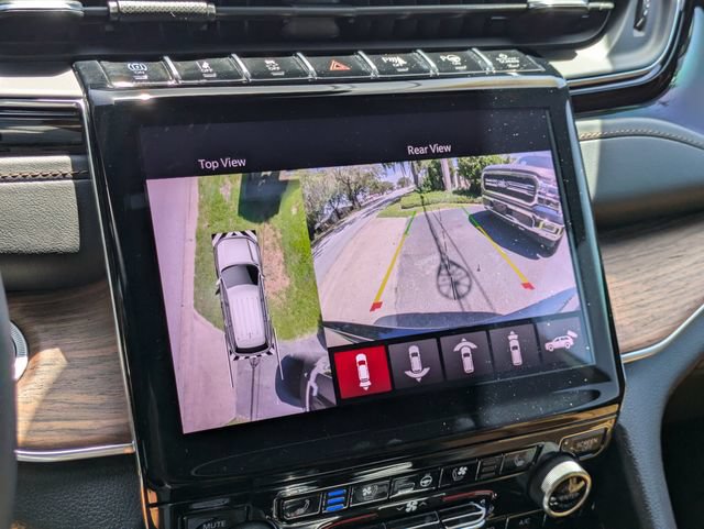 Used 2023 Jeep Grand Cherokee Summit w/ Advanced Protech Group IV AWD/4WD image 26