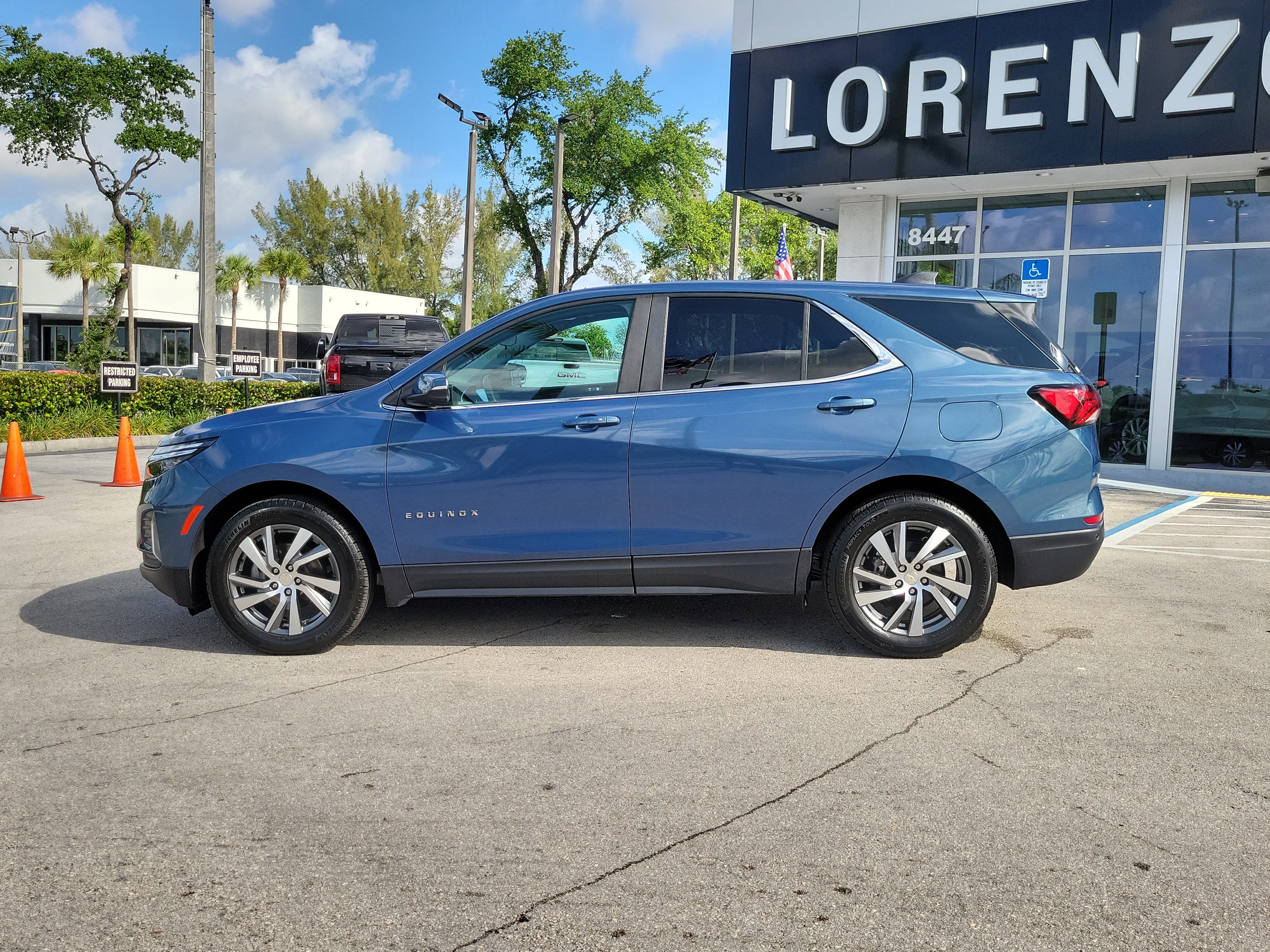 Used 2024 Chevrolet Equinox LT FWD image 8