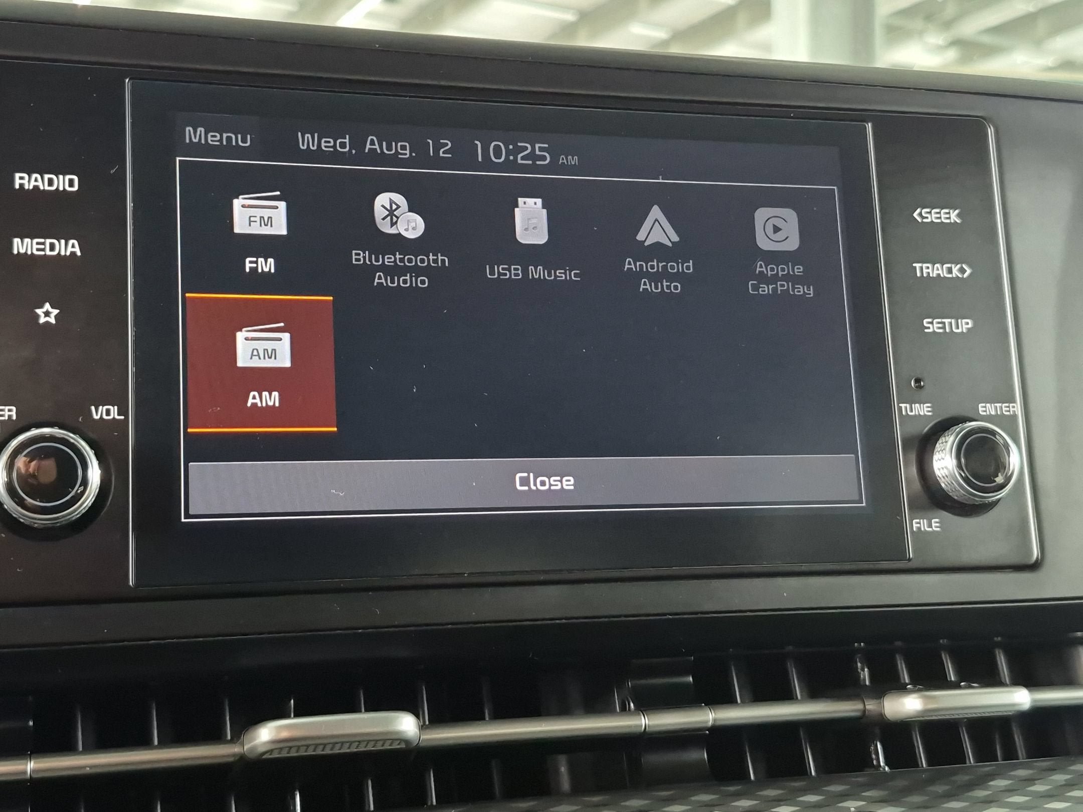 Used 2024 Kia Carnival LX FWD image 20