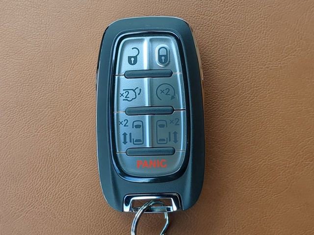 New 2026 Chrysler Pacifica Pinnacle w/ Trailer Tow Group image 39