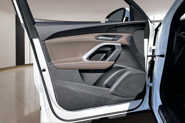 Used 2025 Audi Q5 Premium w/ Convenience Package image 20