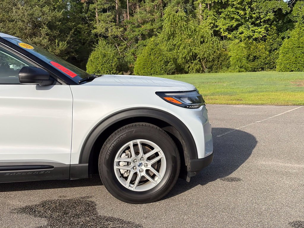 Used 2026 Ford Explorer Active RWD image 10