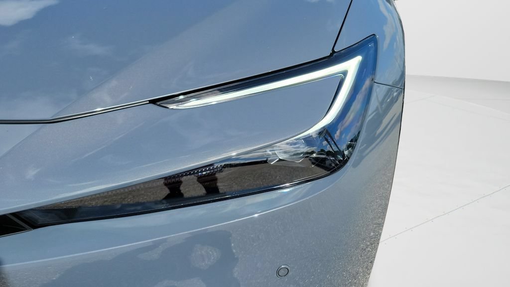 Certified 2026 Toyota Prius XLE FWD image 24
