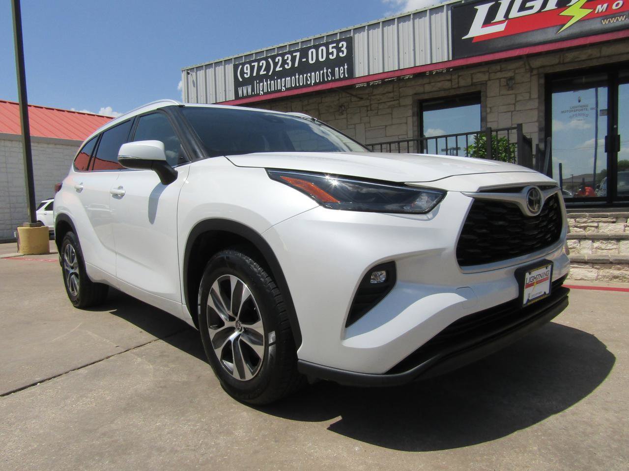 Used 2022 Toyota Highlander XLE FWD image 6