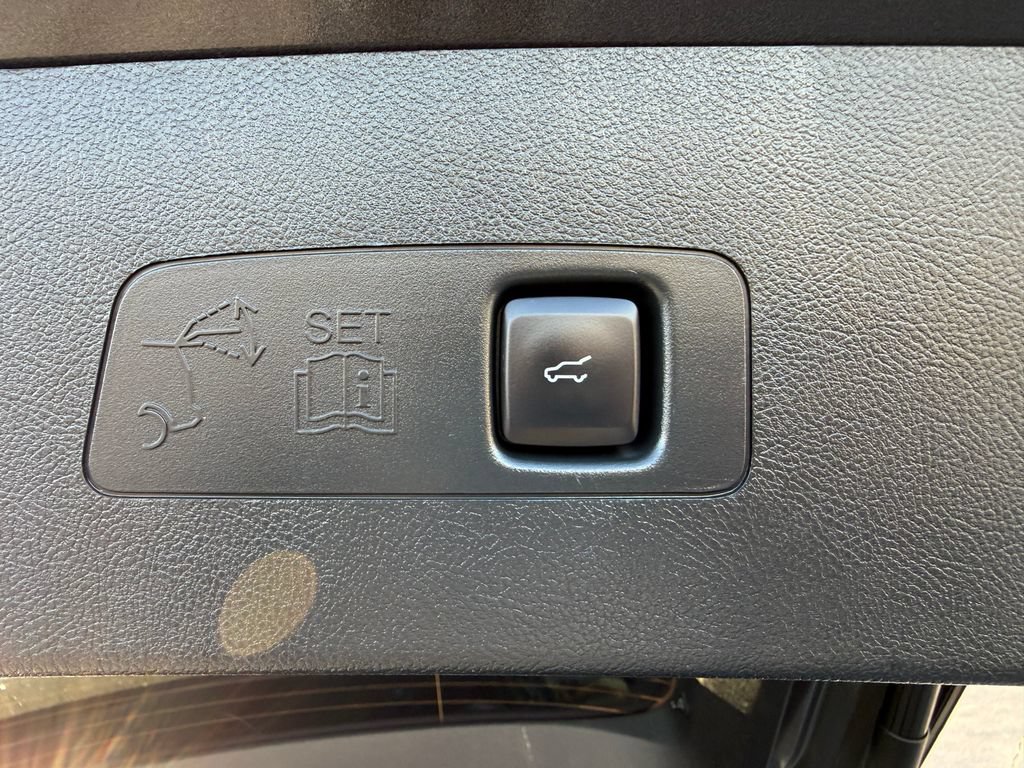 Used 2020 Lincoln Corsair FWD w/ Equipment Group 101A image 11