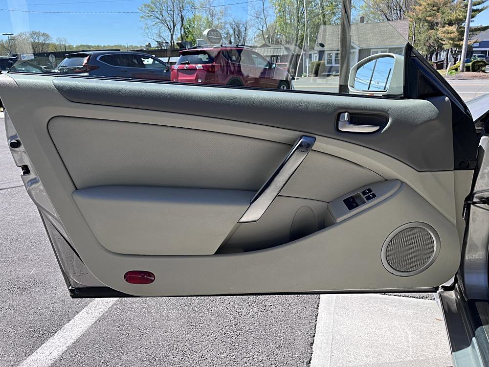 Used 2004 INFINITI G35 Coupe w/ Premium Pkg RWD image 30