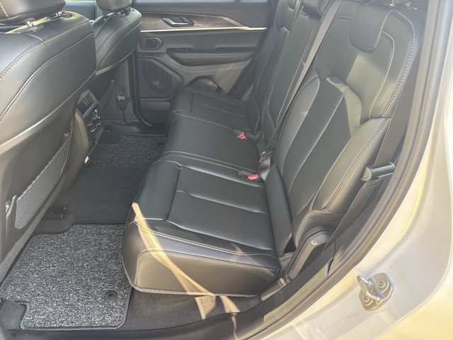 New 2026 Jeep Grand Cherokee Limited AWD/4WD image 21