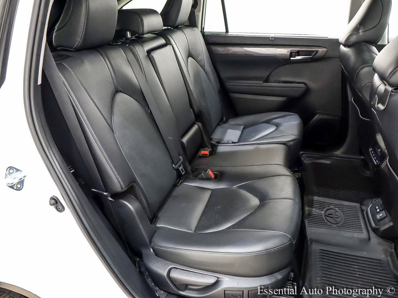 Used 2024 Toyota Highlander Limited AWD/4WD image 33