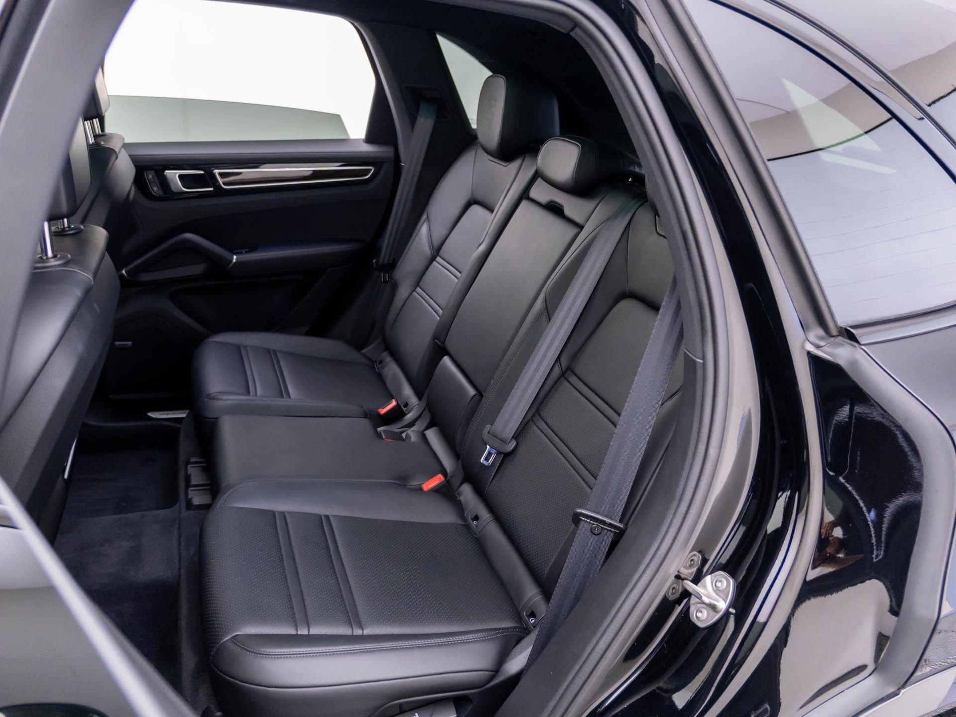 Certified 2023 Porsche Cayenne Platinum Edition AWD/4WD image 19