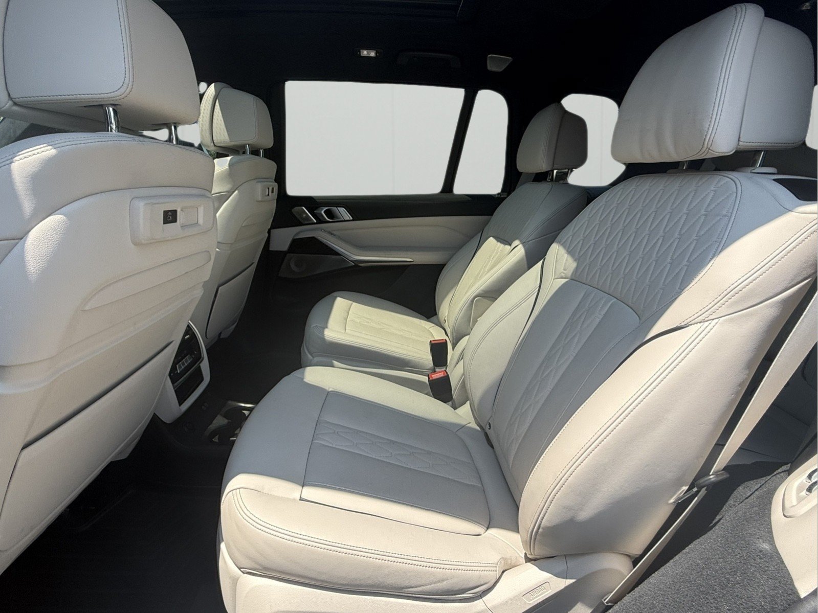 Used 2020 BMW X7 M50i AWD/4WD image 25