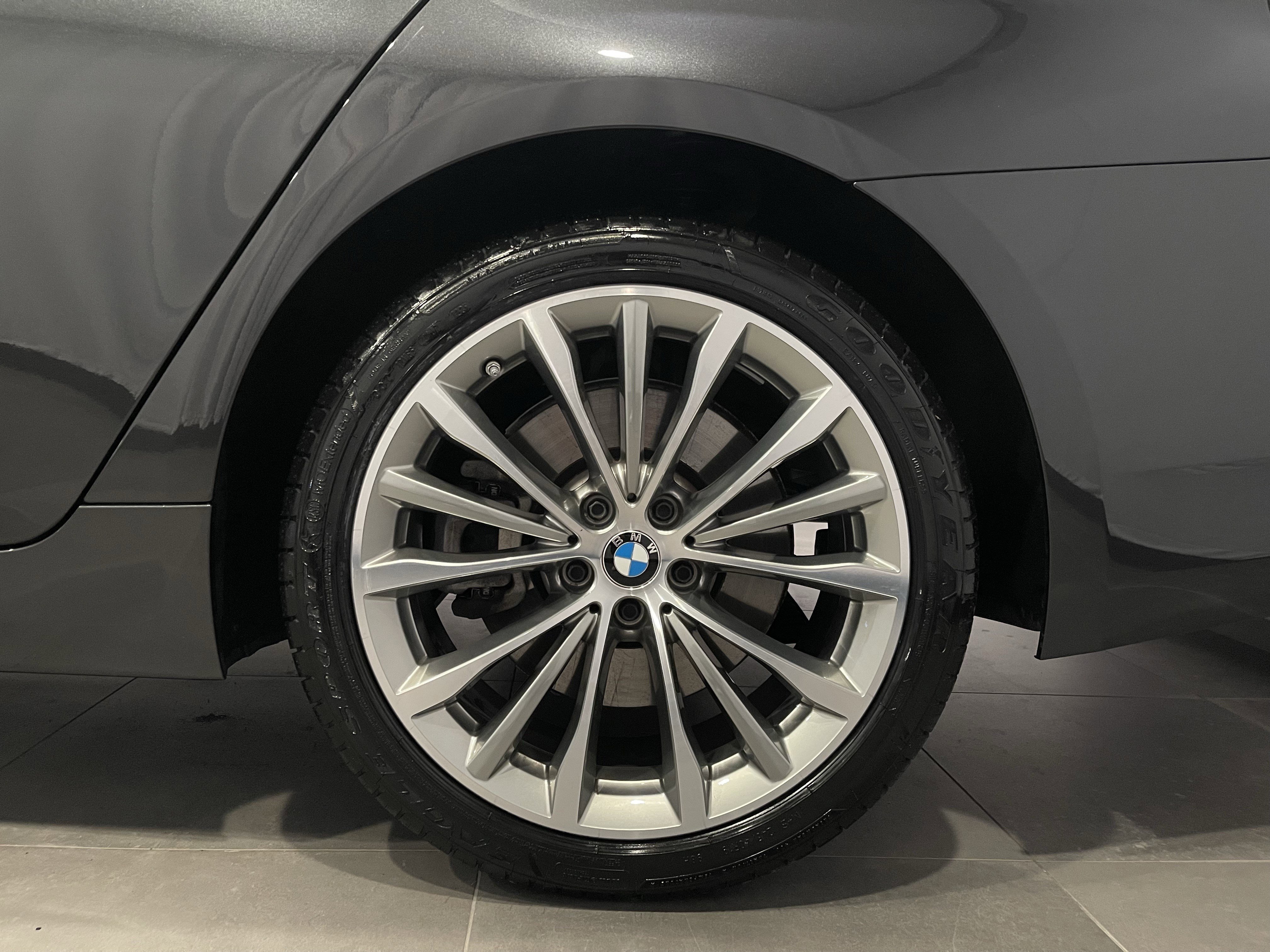 Certified 2023 BMW 540i xDrive w/ Premium Package image 8