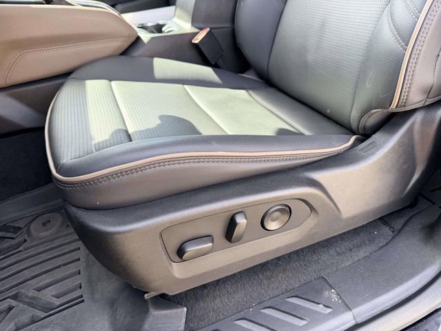 Used 2024 GMC Canyon Denali AWD/4WD image 17