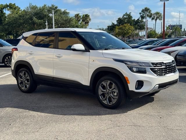 Certified 2025 Kia Seltos LX AWD/4WD image 4