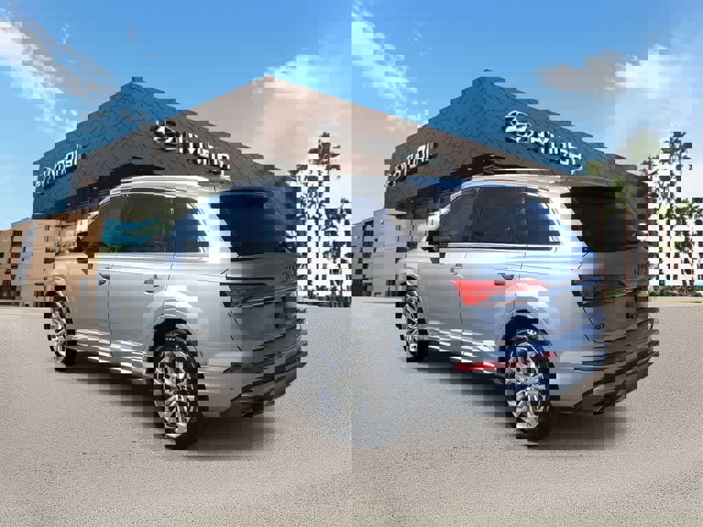 Used 2025 Audi Q7 Premium Plus image 2