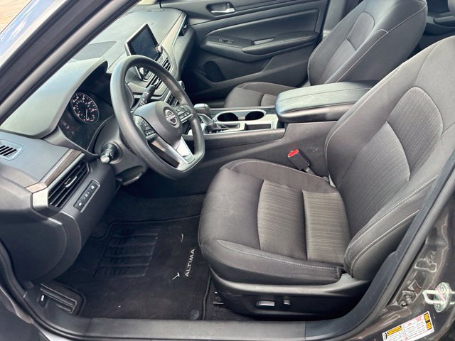 Used 2024 Nissan Altima 2.5 SV FWD image 9