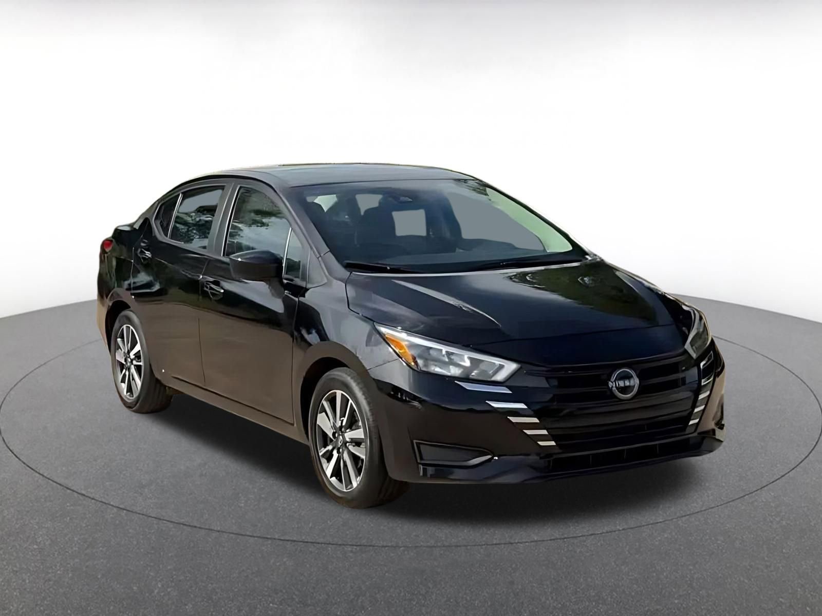 Used 2025 Nissan Versa SV FWD image 3