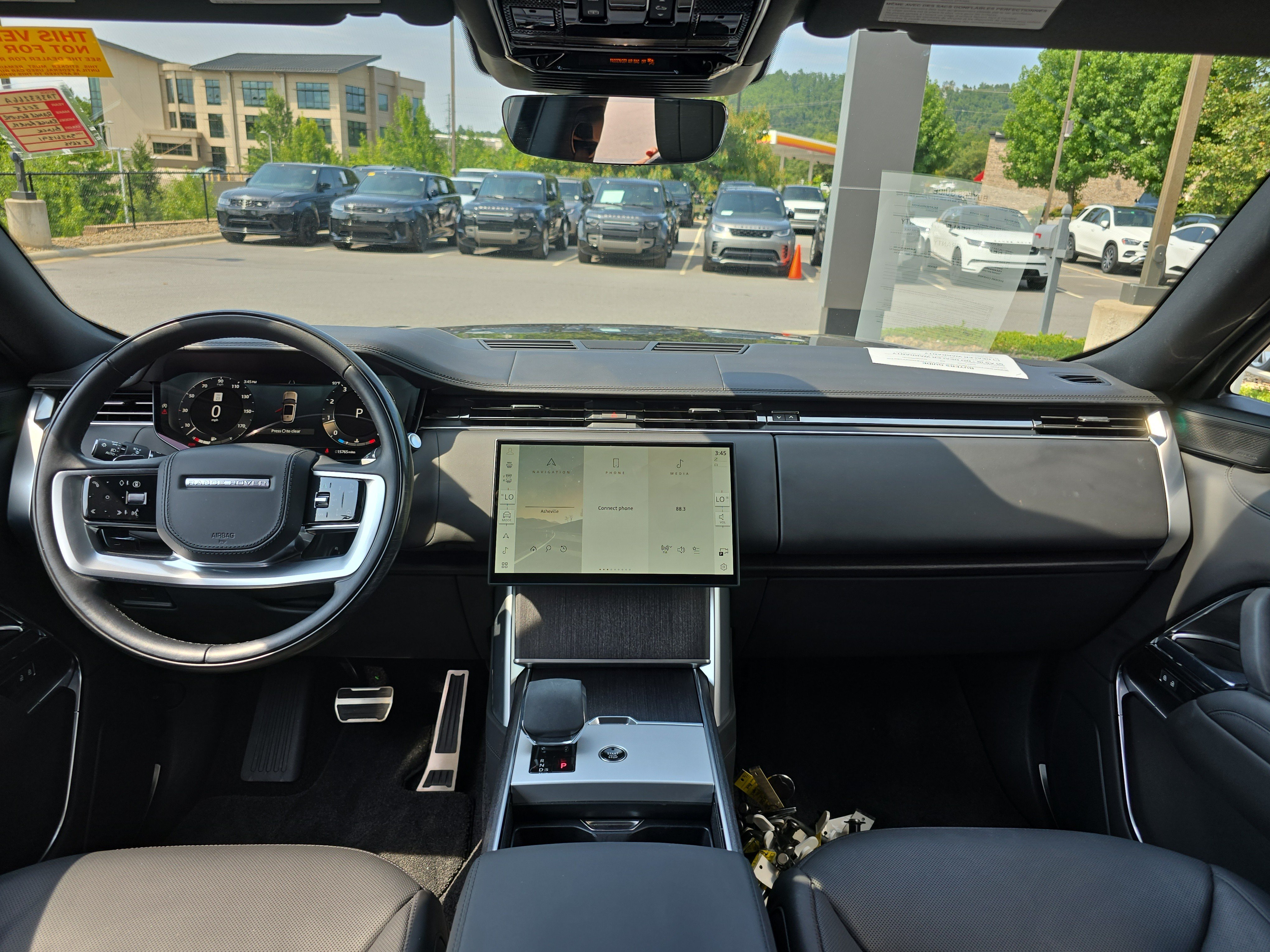 Certified 2025 Land Rover Range Rover SE AWD/4WD image 17