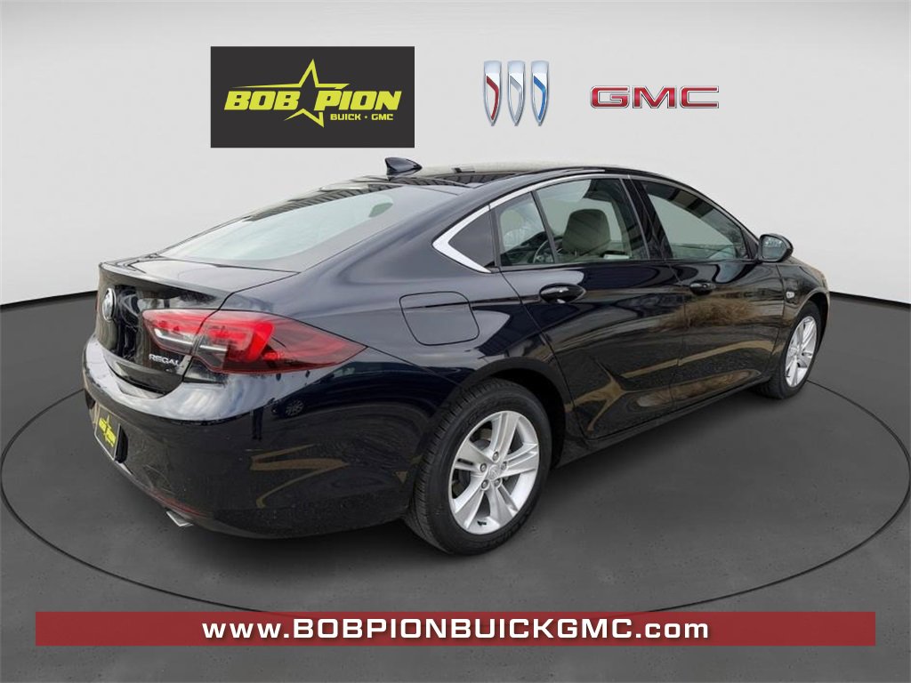 Used 2018 Buick Regal Preferred w/ Sights and Sounds Package image 6