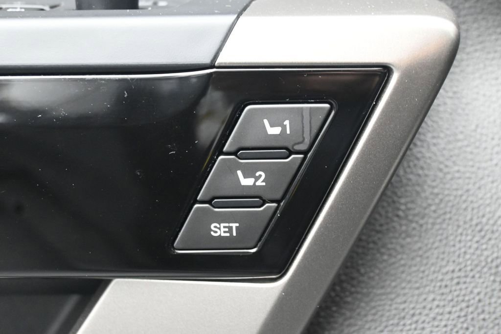 Used 2024 Toyota Tundra Limited AWD/4WD image 20