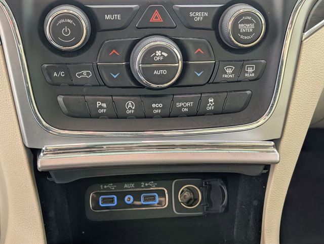 Used 2018 Jeep Grand Cherokee Limited w/ Luxury Group II image 23