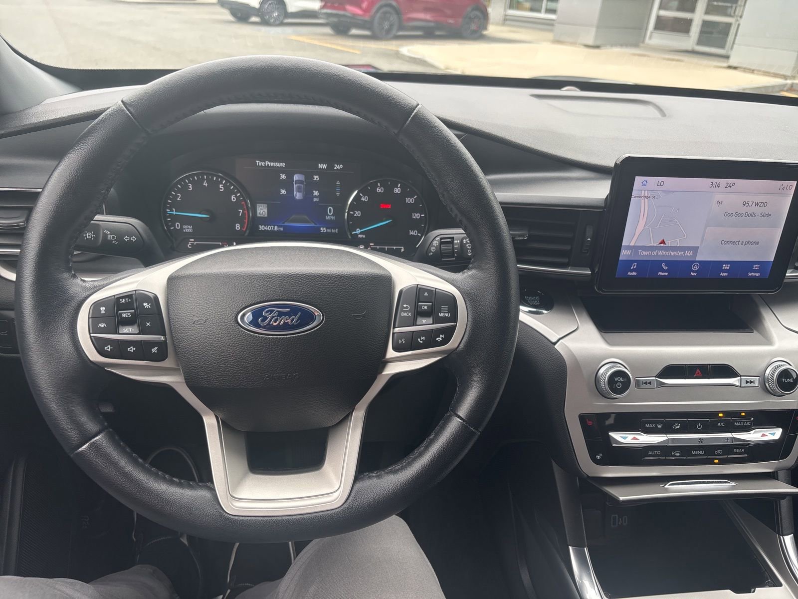 Used 2022 Ford Explorer XLT w/ Equipment Group 202A image 11