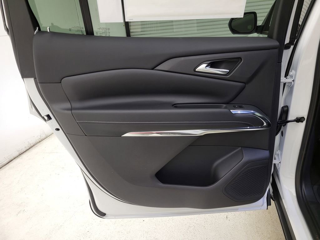 New 2026 Chevrolet Traverse LT w/ Driver Confidence Package FWD image 40