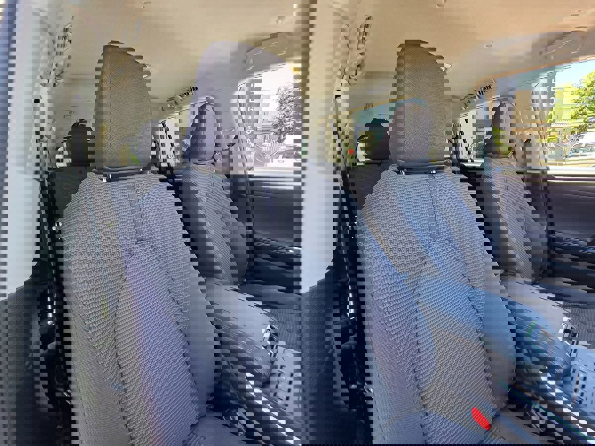 Used 2021 Toyota Highlander LE image 18