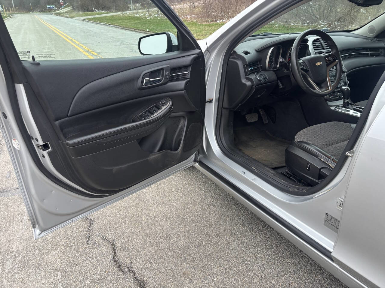 Used 2015 Chevrolet Malibu LT FWD image 14