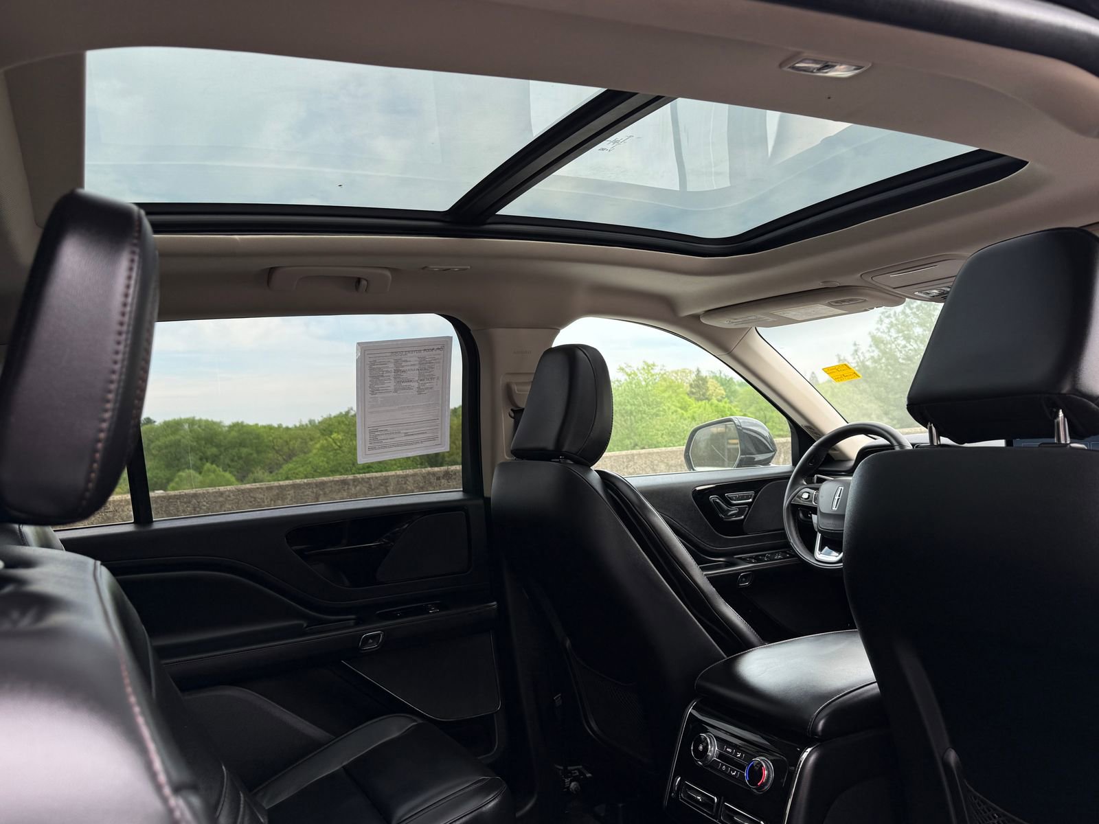 Certified 2023 Lincoln Aviator AWD w/ Premium Package image 9