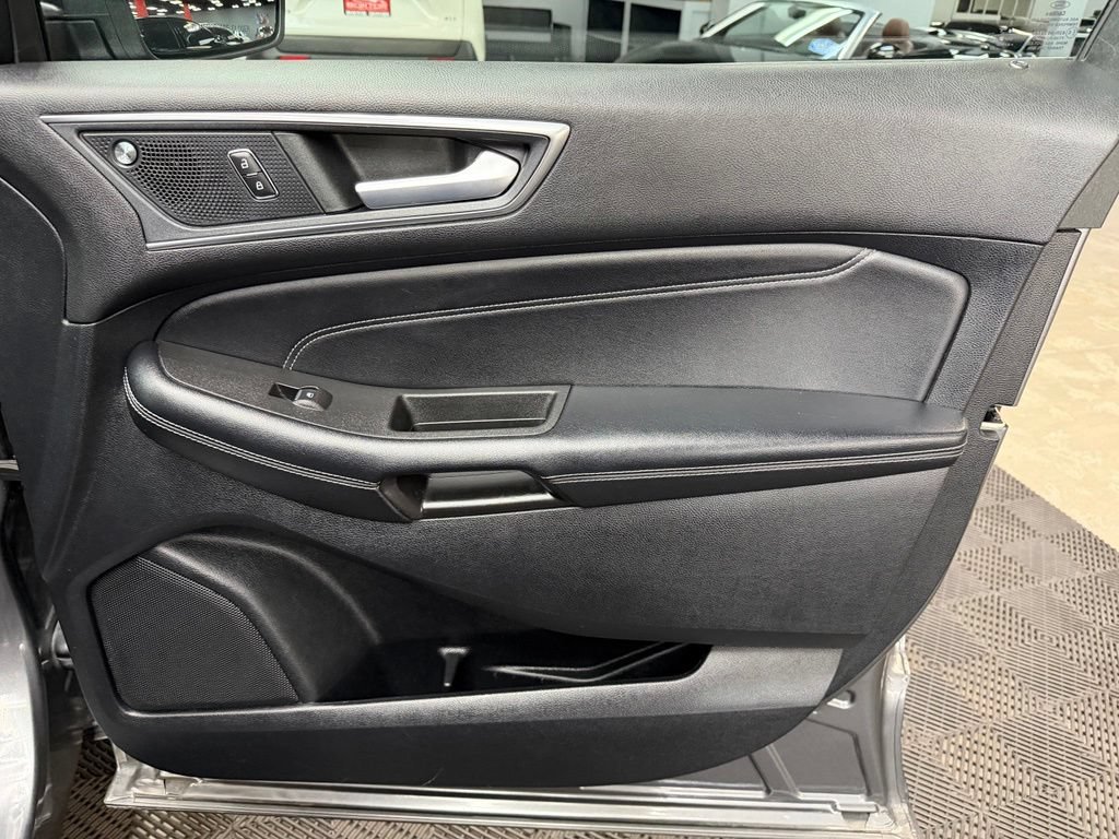 Used 2022 Ford Edge Titanium w/ Equipment Group 301A AWD/4WD image 53