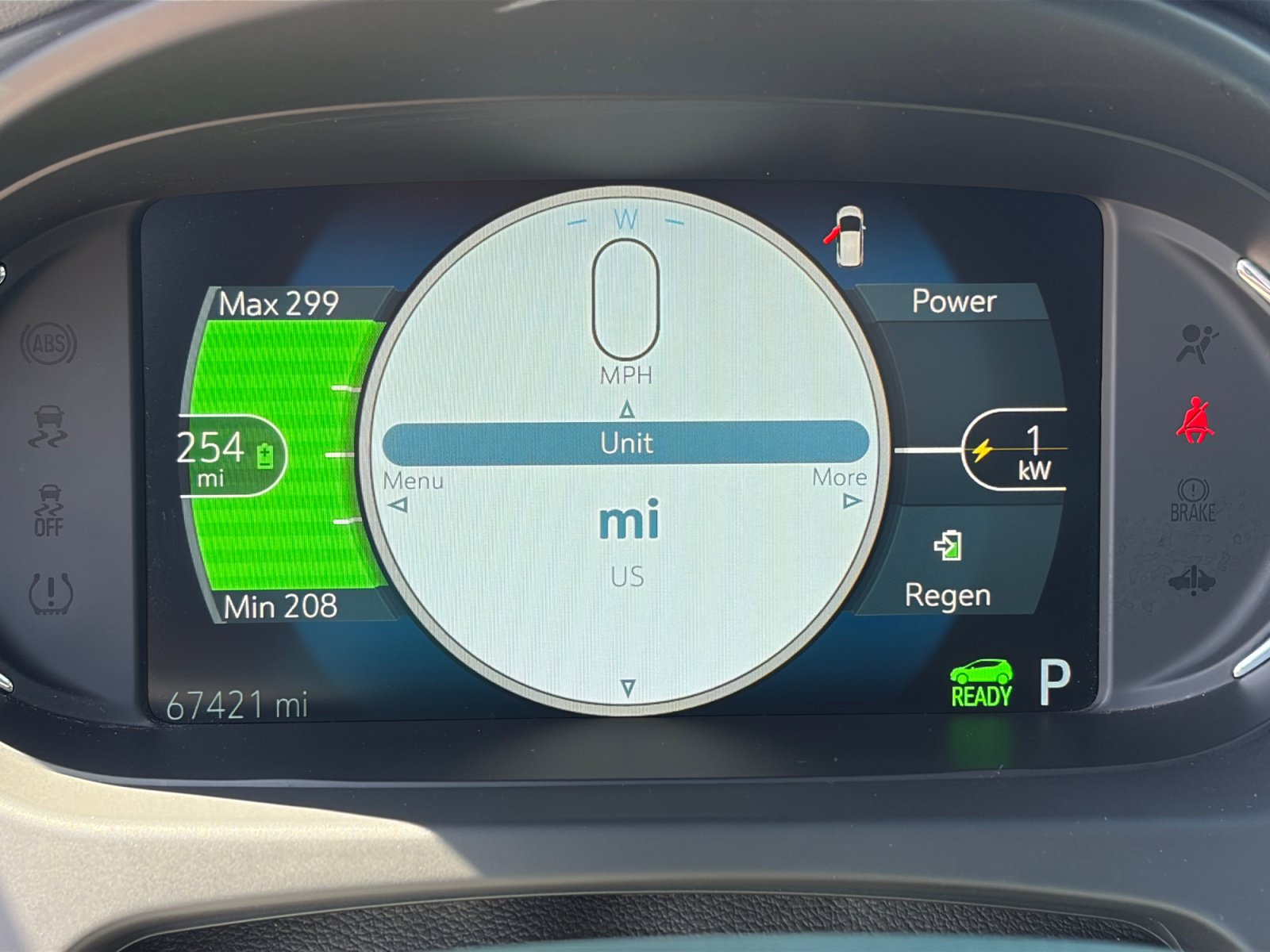 Used 2018 Chevrolet Bolt Premier w/ Infotainment Package FWD image 11