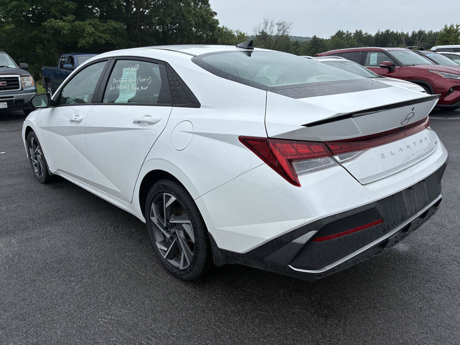 Used 2025 Hyundai Elantra SEL FWD image 5