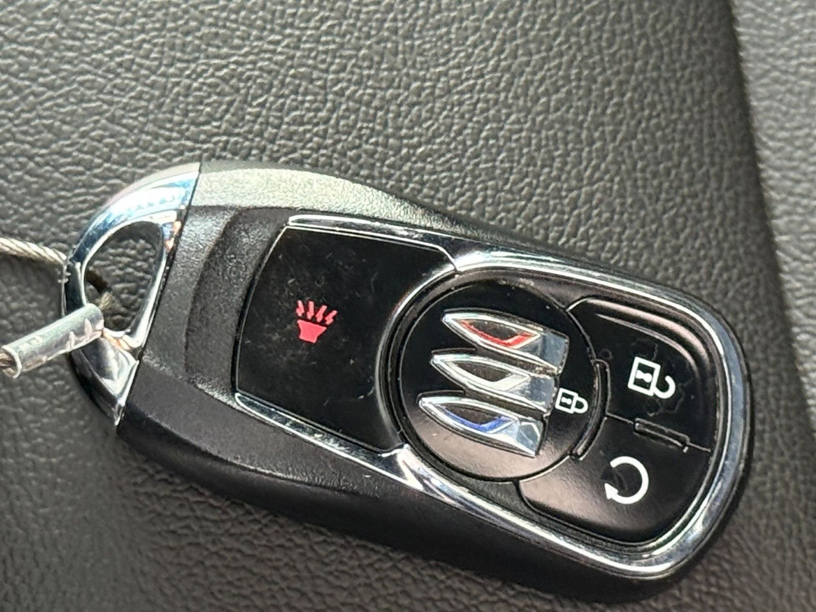 Used 2025 Buick Envista Sport Touring image 22