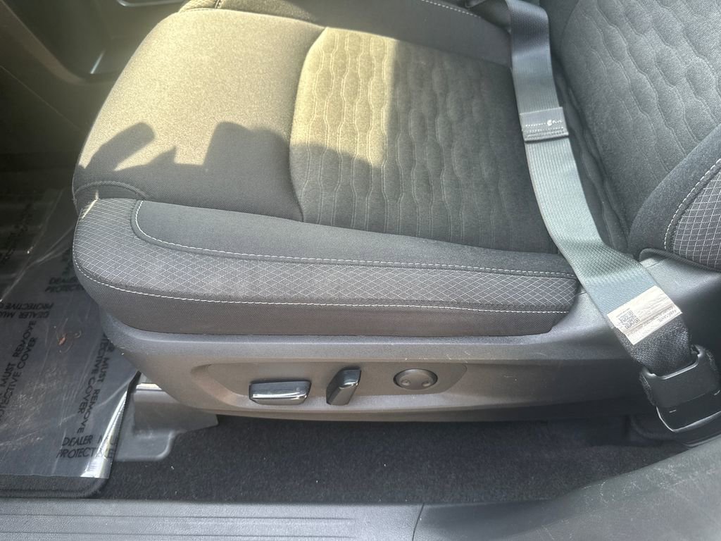 Used 2025 Nissan Pathfinder SV AWD/4WD image 13