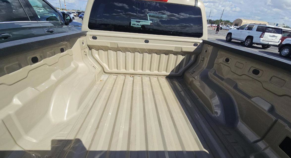 Used 2023 Chevrolet Colorado W/T RWD image 4