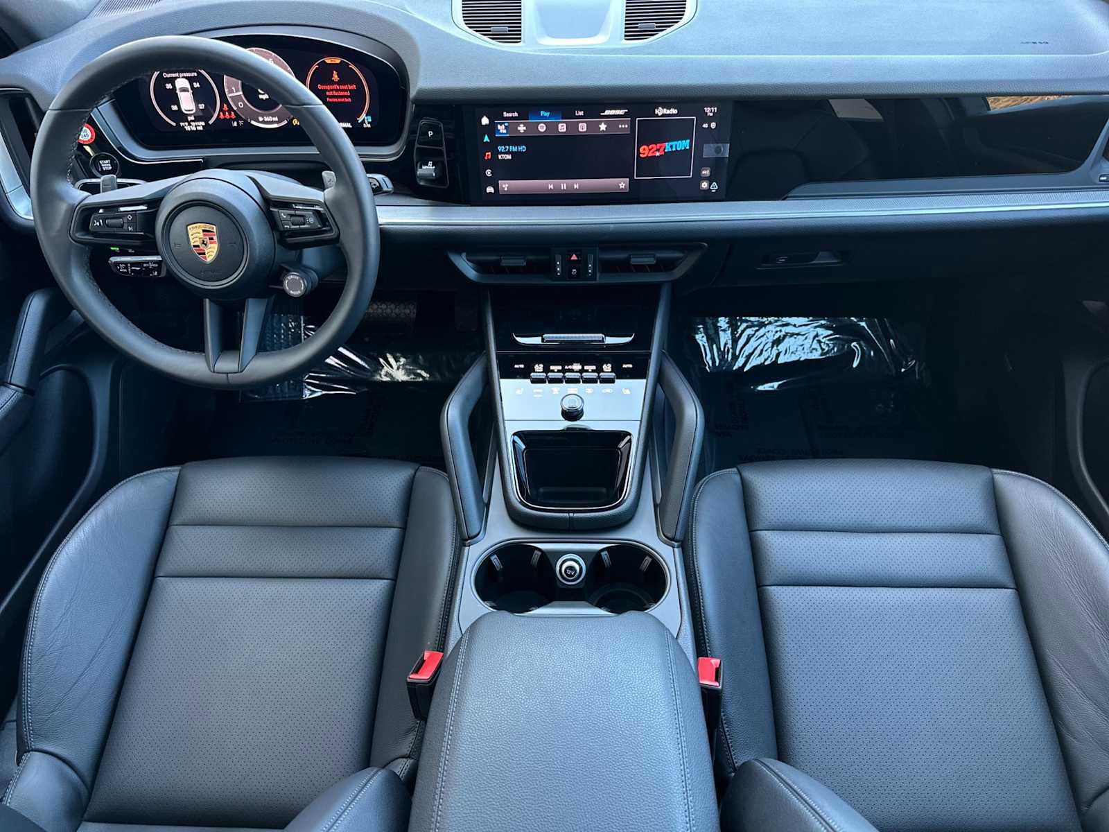 Used 2025 Porsche Cayenne AWD/4WD image 6