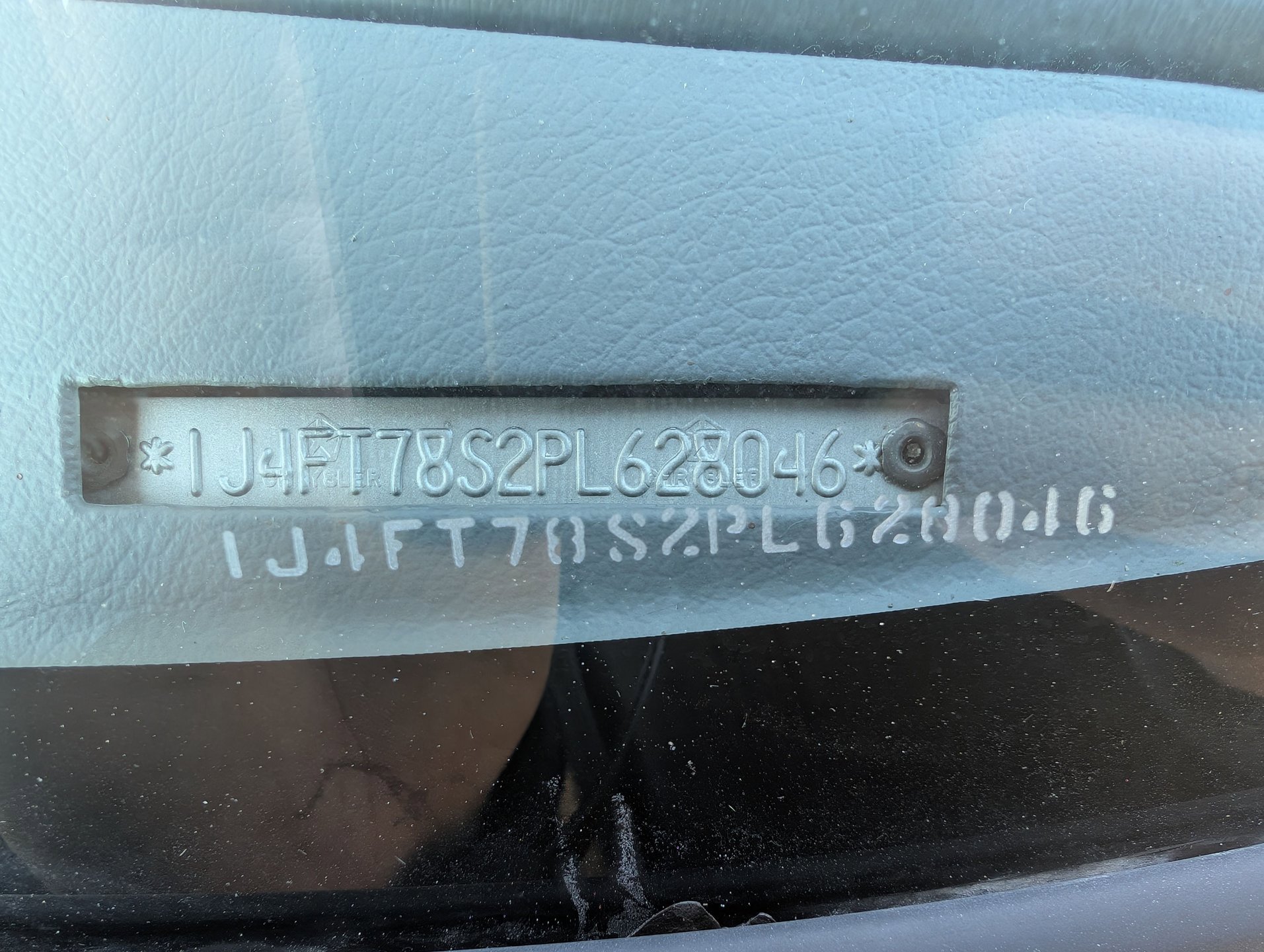 Used 1993 Jeep Cherokee Country image 8