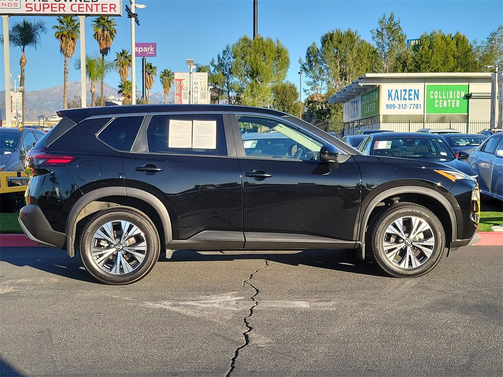 Used 2022 Nissan Rogue SV image 28