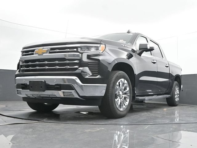 Used 2022 Chevrolet Silverado 1500 LTZ w/ LTZ Convenience Package II AWD/4WD image 26