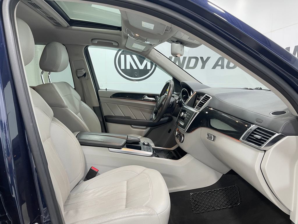 Used 2016 Mercedes-Benz GL 450 4MATIC image 35