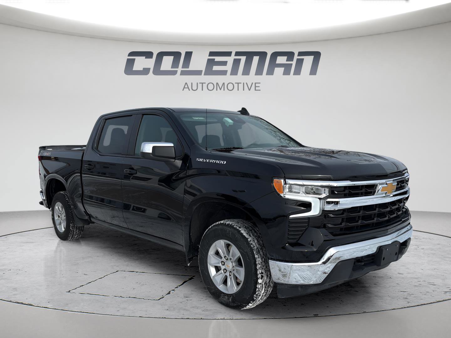 Used 2025 Chevrolet Silverado 1500 LT image 3