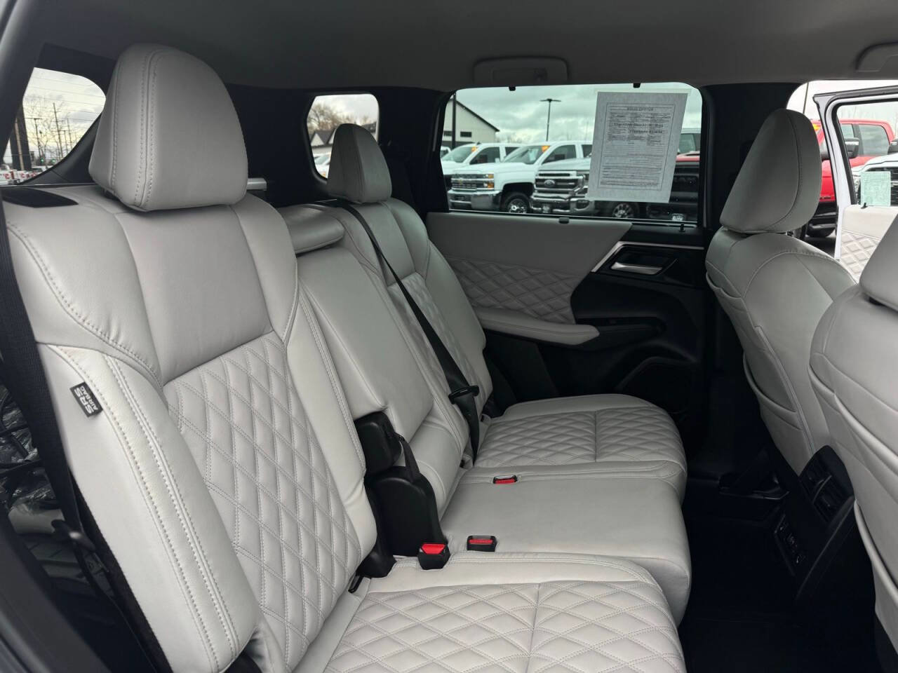 Used 2023 Mitsubishi Outlander SEL image 35