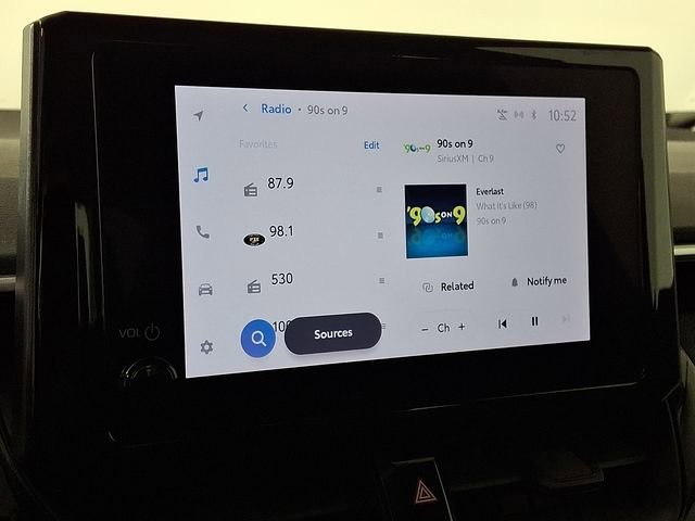 Used 2024 Toyota Corolla LE image 3