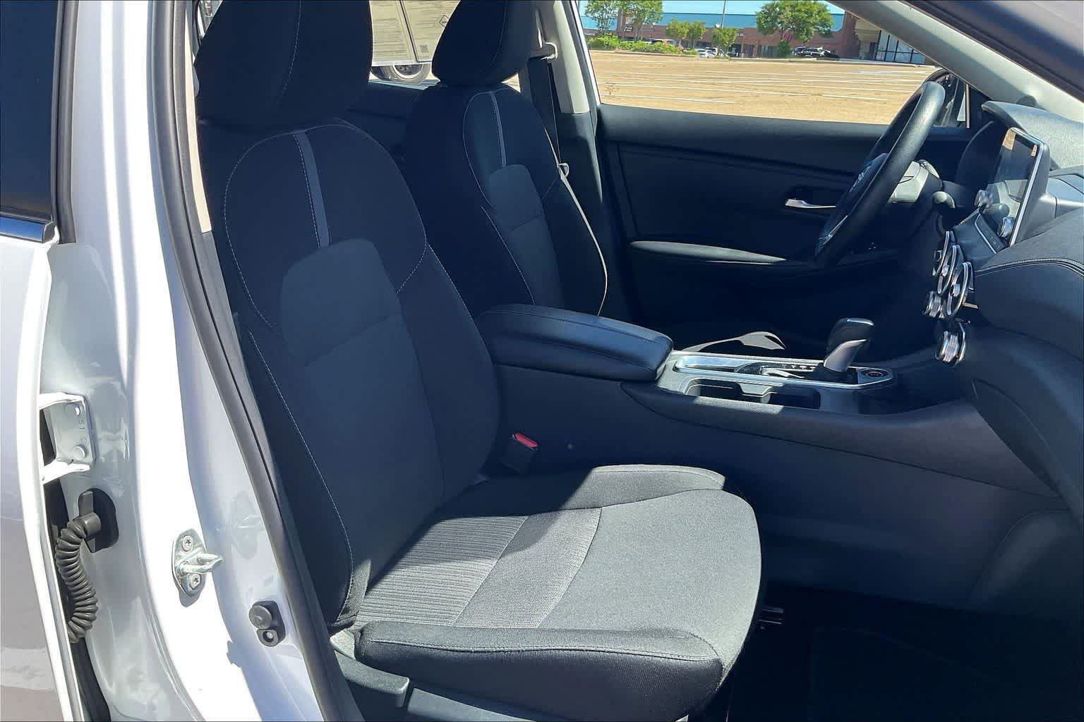 Used 2025 Nissan Sentra SV FWD image 13