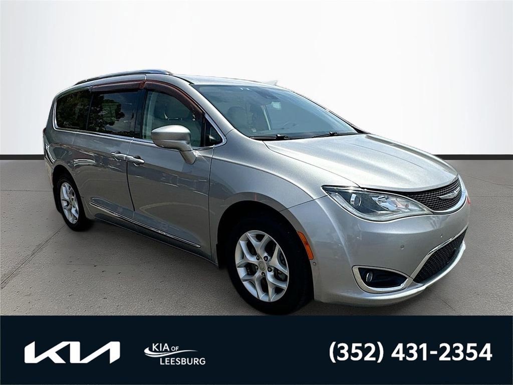 Used 2017 Chrysler Pacifica Touring-L Plus w/ Advanced Safetytec Group FWD video 1