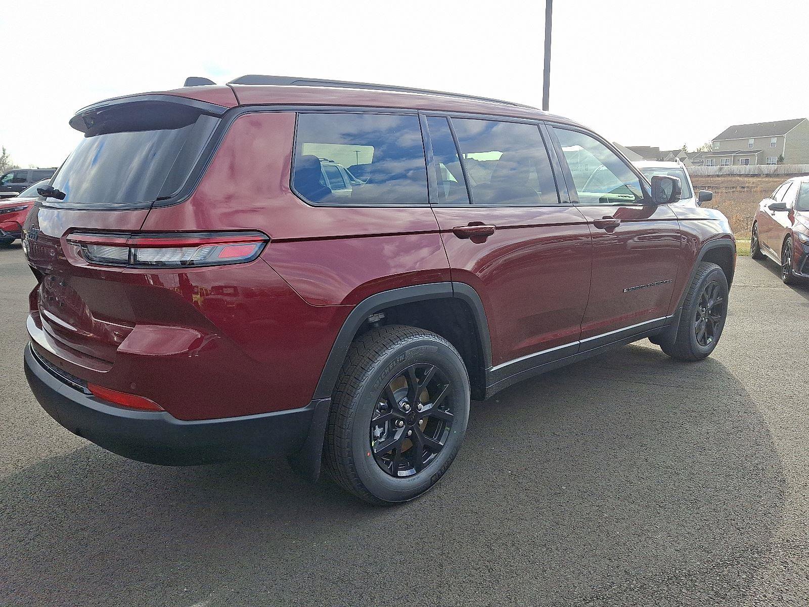 New 2025 Jeep Grand Cherokee L Altitude image 3