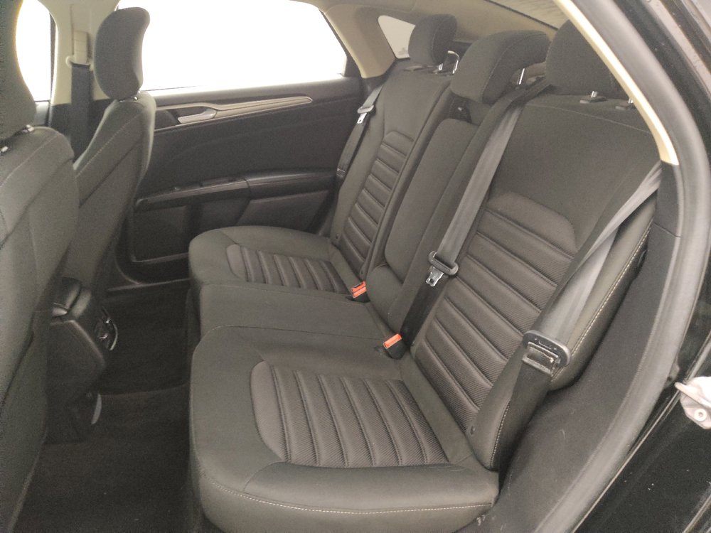 Used 2018 Ford Fusion SE w/ Fusion SE Technology Package FWD image 18