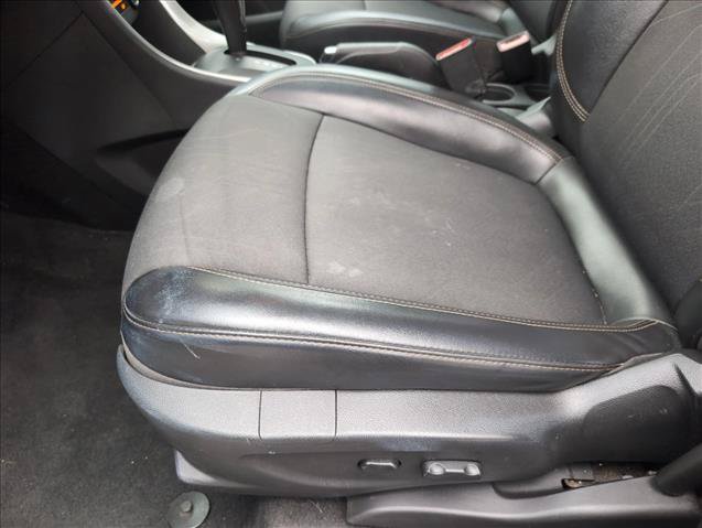 Used 2019 Chevrolet Trax LT w/ LT Convenience Package FWD image 11